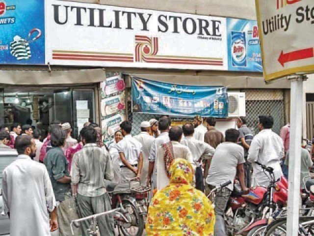 utility store – people in que – 2