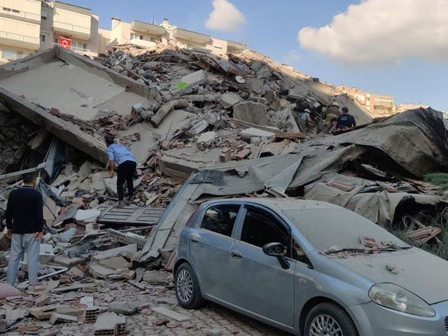 ترکی میں 7.0 شدت کا زلزلہ، متعدد عمارتیں منہدم، ہلاکتوں کا خدشہ