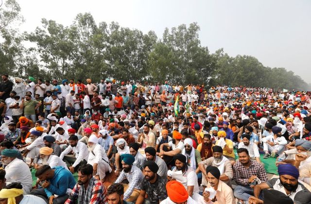 بھارت میں کسانوں کے احتجاج کو ایک ماہ مکمل، راہول گاندھی مودی پر برس پڑے