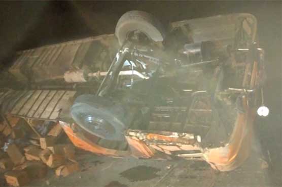 لسبیلہ کے علاقے اوتھل کے قریب مسافر بس الٹ گئی، 8 افراد جاں بحق، 22 زخمی