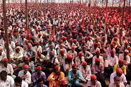  بھارتی پارلیمنٹ کے دونوں ایوانوں میں کسانوں کے مطالبات پر ہنگامہ