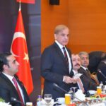 وزیرِ اعظم شہباز شریف سے انقرہ میں ترک سرمایہ کاروں  نے  علیحدہ علیحدہ ملاقاتیں