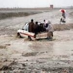 بلوچستان میں طوفانی بارشیں، کراچی سے کوئٹہ، گوادر اور مکران کا رابطہ منقطع، عارضی راستہ بہہ گیا